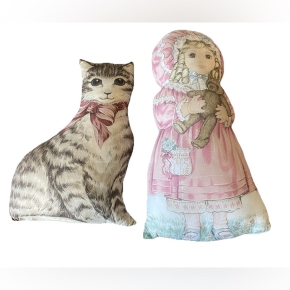 Vintage girl and cat pillows - Picture 6 of 6